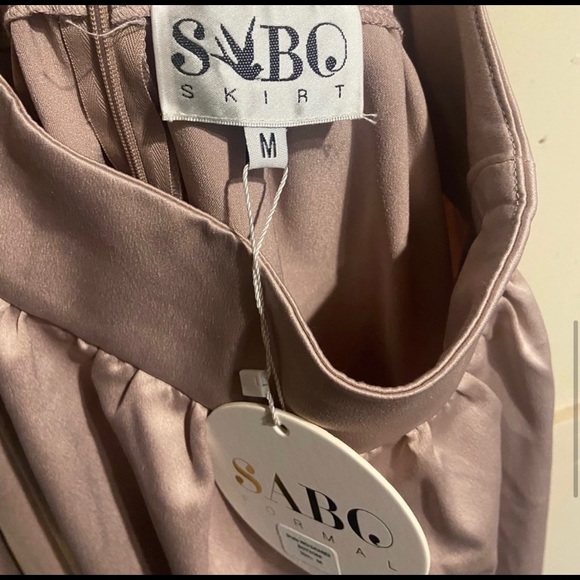 New Sabo Skirt Set - size medium - never worn! - Picture 6 of 16